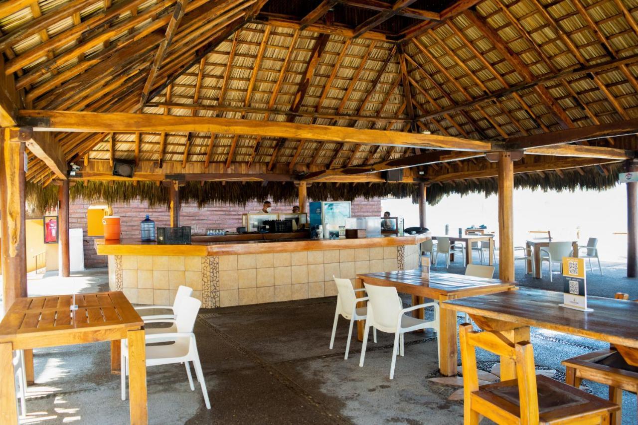Costa De Oro Beach Hotel Масатлан Екстериор снимка